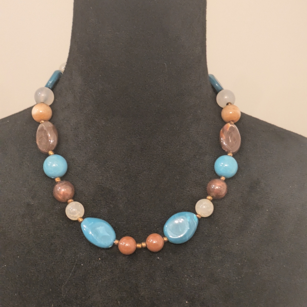 Chic Beaded Necklace in Blue and Brown